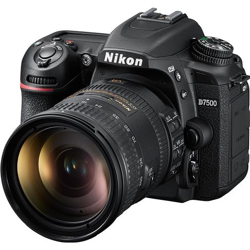 Nikon D7500 + 18-140mm VR