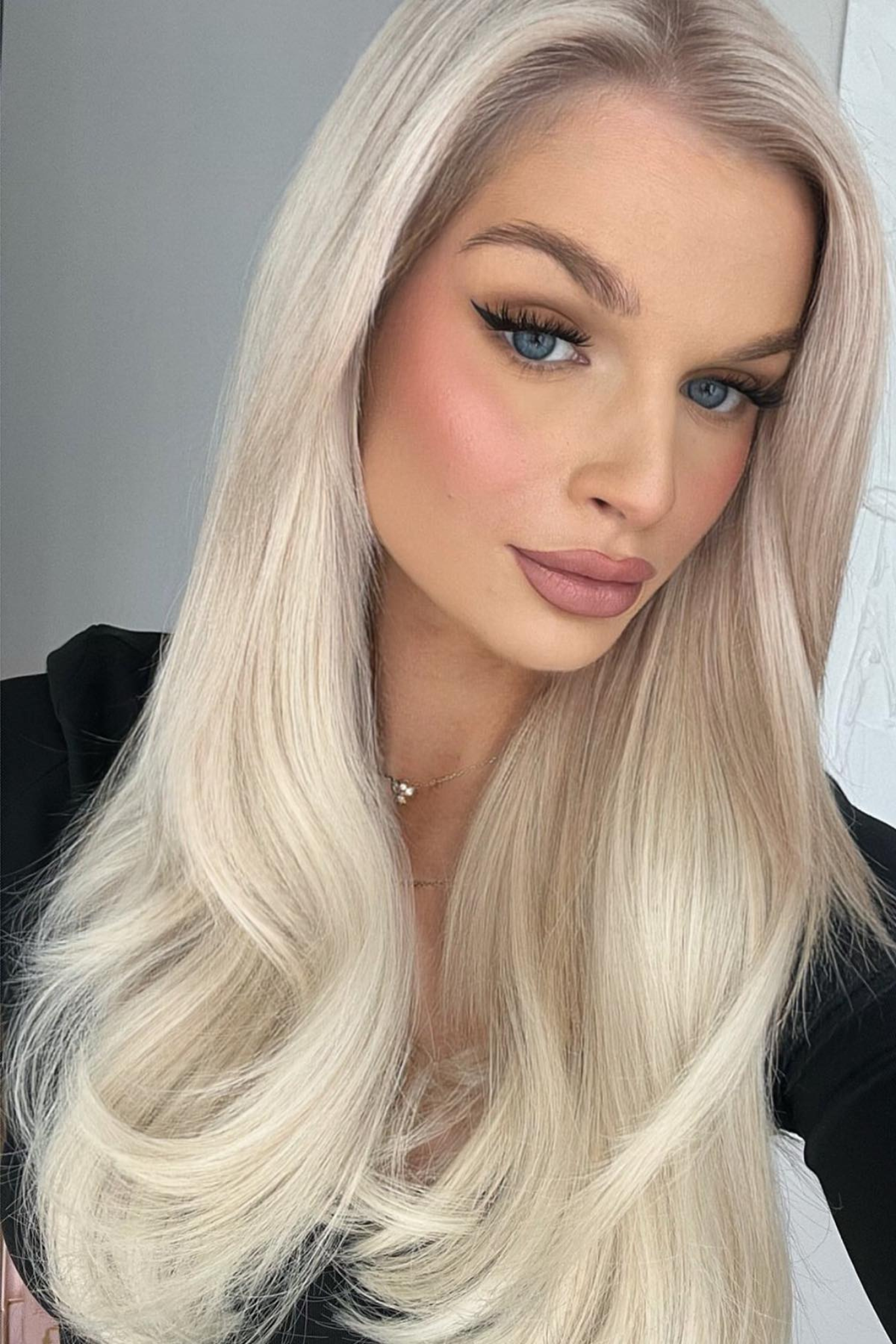 Lullabellz Thick Curly Clip In Hair Extensions 16 inch Light Blonde