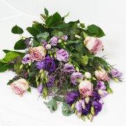 Blommor till begravning & kondoleanser The Florist's Choice Purple Blandade blommor